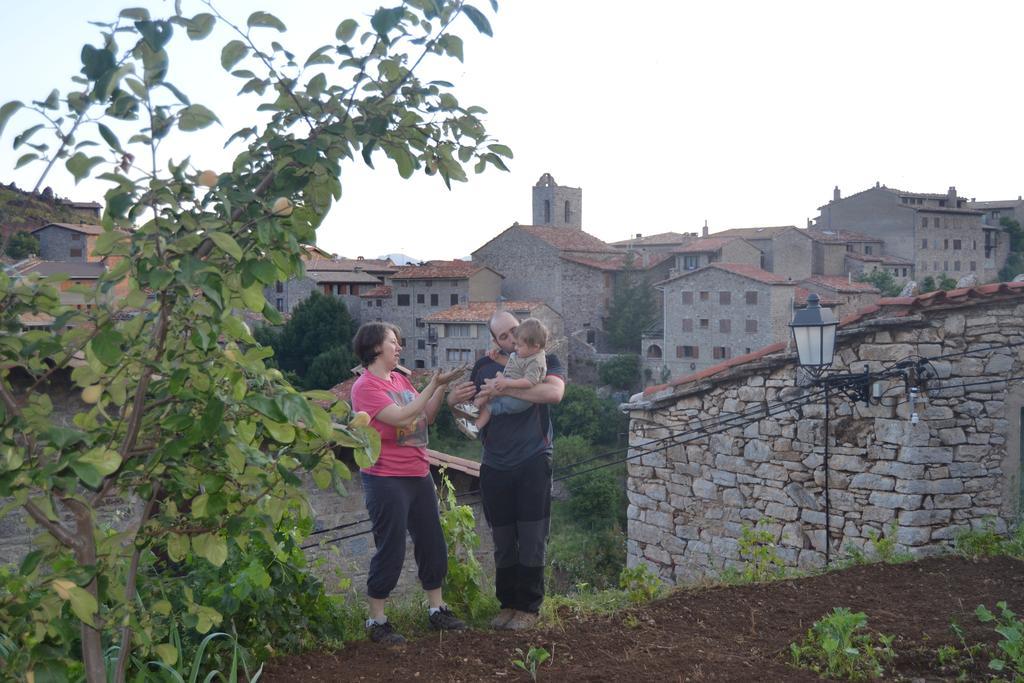Hostal La Muntanya Castellar De N'Hug Exterior photo