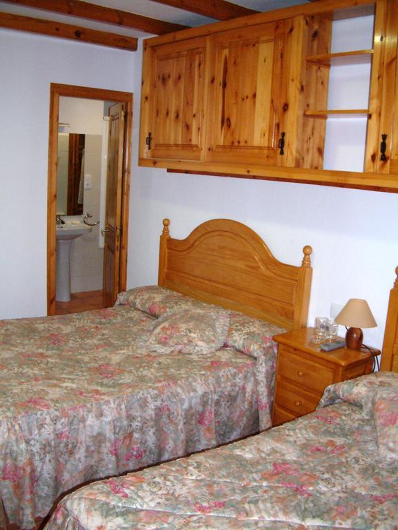 Hostal La Muntanya Castellar De N'Hug Exterior photo