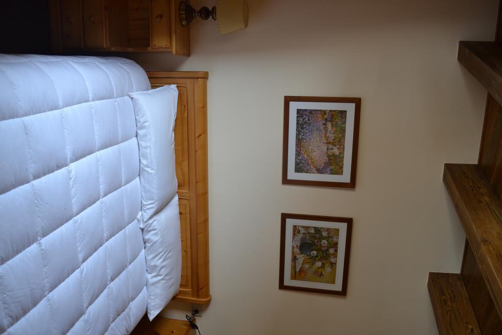 Hostal La Muntanya Castellar De N'Hug Exterior photo