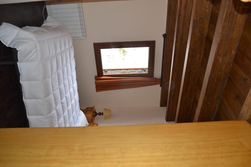 Hostal La Muntanya Castellar De N'Hug Exterior photo